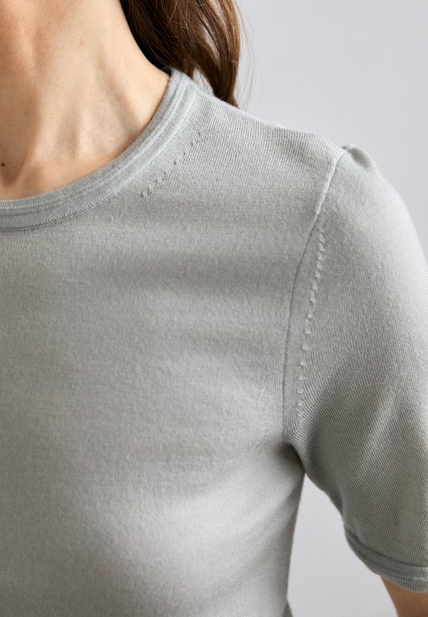 MAE  - Basic T-shirt2