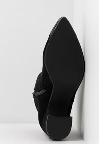 XTI Tronchetti - black