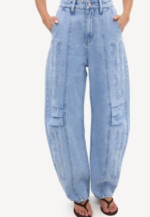 LOAVIES, STORY OF US - Vaqueros baggy - blue light denim