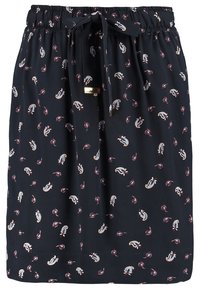 Falda negra con cinturilla elástica y detalle de lazada. Presenta un patrón floral y de cachemira en azul y burdeos. Tejido suave y ligero.