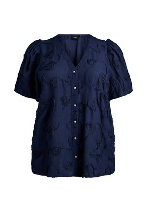 Mørkeblå kortærmet bluse i struktureret stof med blomstret broderimønster, V-hals og tre dekorative knapper.