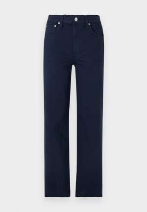 Jean bleu marine droit avec cinq poches, passants de ceinture et fermeture par bouton métallique à la taille.