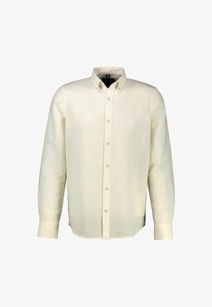 Kremowa koszula na długi rękaw z kołnierzykiem i zapinanymi na guziki mankietami, prezentowana na białym tle.