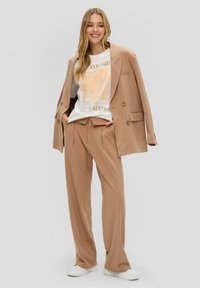 QS MIT FRONT - T-Shirt print - creme