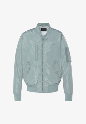 Lichtblauwe nylon bomberjack met een ritssluiting aan de voorkant, geribbelde kraag, twee zijzakken en één mouwzak met zichtbare stikdetails.