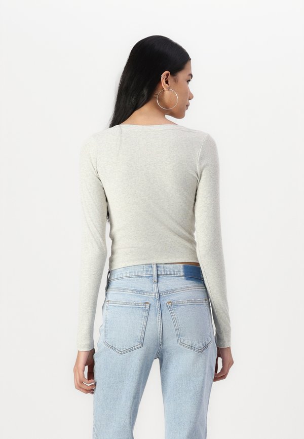 Long-Sleeve V-Neck Top - Long sleeved top4