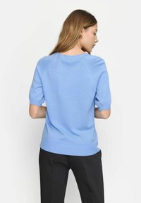 Soft Rebels MARLA O-NECK - Lihtne T-särk - hydrangea
