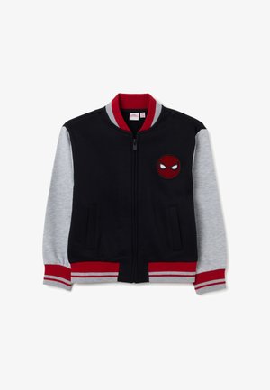 Zwart en grijs kinder hoodiejack met ritssluiting, voorzien van rode en grijze gestreepte manchetten en kraag, en een rode Spider-Man gezichtsembleem op de borst.