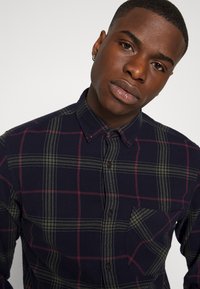 Jack & Jones JORGRAYSON - Camisa - navy blazer