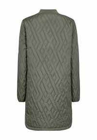 Olivgrön quiltad jacka med diamantmönster, långa ärmar och ribbad krage. Har en rak passform och mjuk textur.