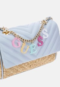Guess FLAP - Taška s příčným popruhem - himmelblau