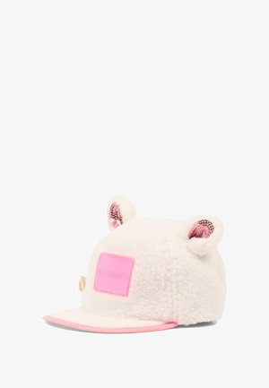 Puszysta biała czapka z różowymi akcentami, pluszowa faktura, ozdoby w kształcie uszu oraz różowa kwadratowa łatka z przodu.