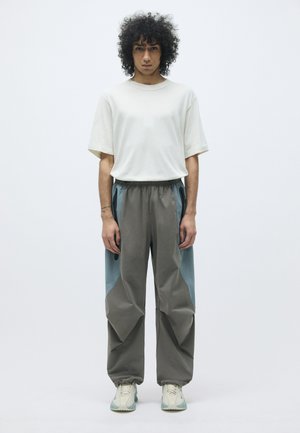 TECH PANT - Joggebukse - cave stone/cool grey