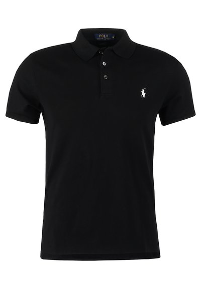 Μαύρο πόλο μπλουζάκι από βαμβάκι με κλασικό γιακά, τρεις κουμπίδες και ένα μικρό λευκό λογότυπο στη αριστερή πλευρά του στήθους. Κοντά μανίκια.