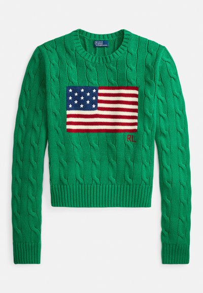 Camisola verde de malha com padrão de cabo, apresentando um design central da bandeira americana com riscas azuis e vermelhas, e "RL" bordado a vermelho.