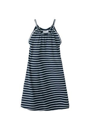Marineblå ærmeløs kjole med hvide vandrette striber og tynde skulderstropper, designet til afslappet brug.