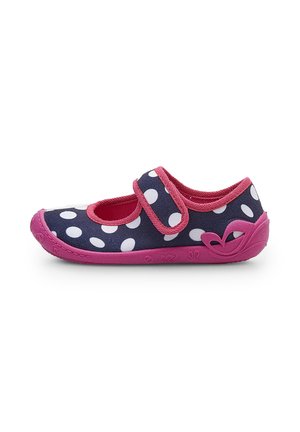 Scarpa blu navy per bambini con pois bianchi, bordo rosa, suola rosa e chiusura con cinturino in velcro, vista di lato.