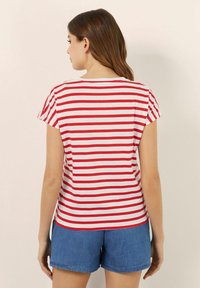 Yamamay Triko s potiskem - redwhite stripes