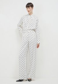 PALAZZO SIMIL - Trousers - var bianco lana