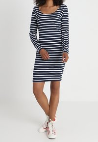 Tommy Jeans Freizeitkleid - white