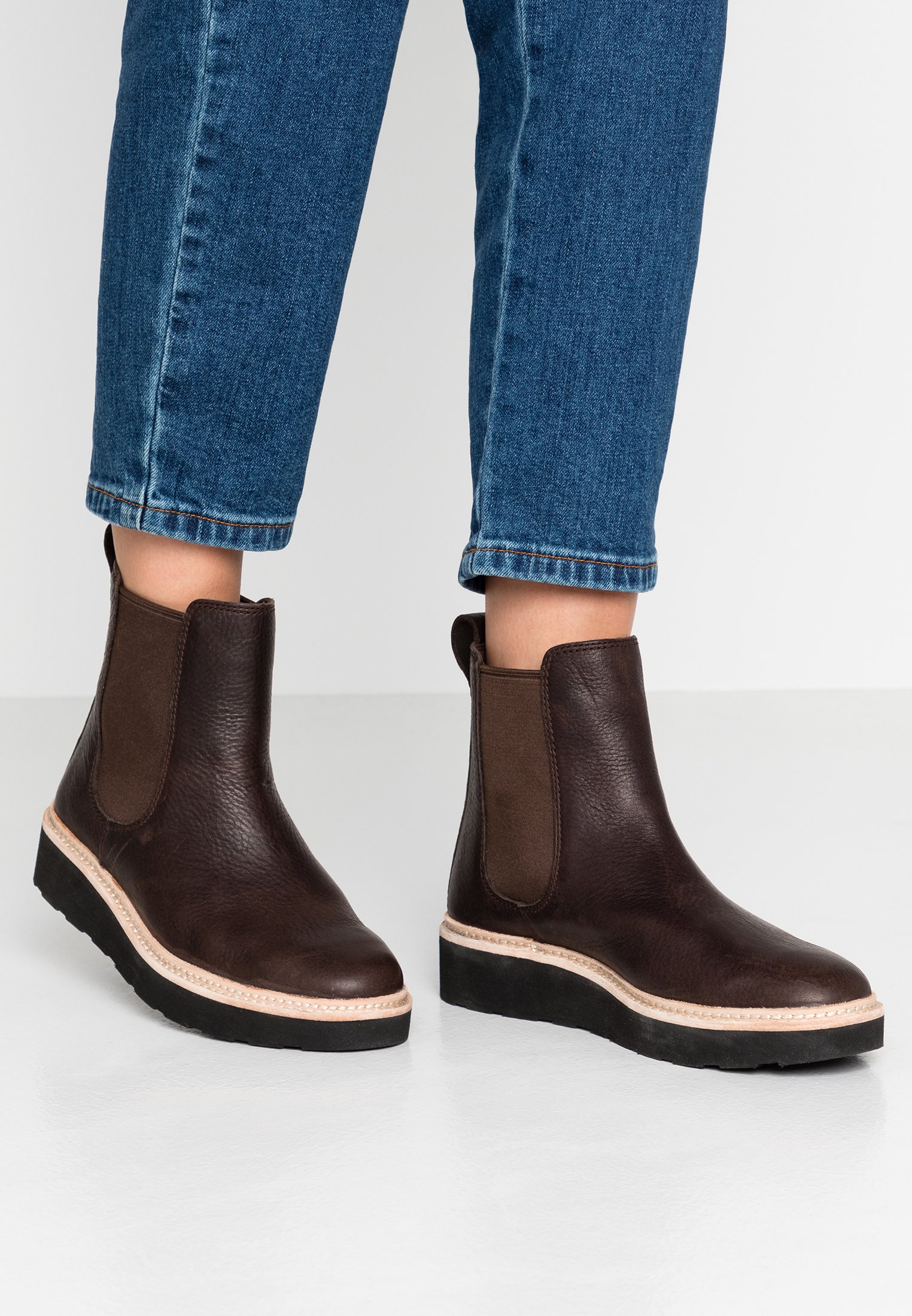 clarkdale arlo clarks