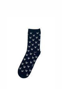 Calcetines azul marino hechos de una tela suave, con un patrón repetitivo de 'W' blanco, con un puño acanalado y una puntera reforzada para mayor durabilidad.