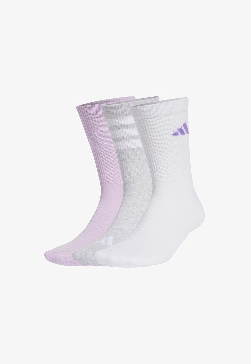 Tres pares de calcetines: púrpura claro, gris a rayas y blanco. Presentan una textura acanalada y los logotipos de Adidas en colores coordinados.
