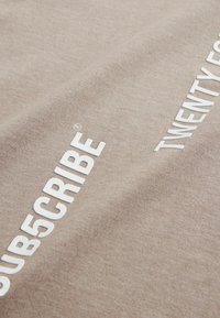 Next REGULAR FIT SHORT SLEEVE - Print T-shirt - stone