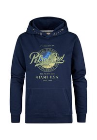 Sudadera con capucha de color azul marino, hecha de una tela suave, que cuenta con un bolsillo frontal y una impresión gráfica con texto y un diseño de montaña en verde claro.