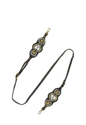 Tracolla per borsa in pelle nera con borchie a forma di cuore dorate e argentate e borchie rotonde bianche, con clip dorati e fibbia regolabile.