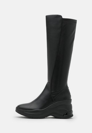 Kozaki na platformie