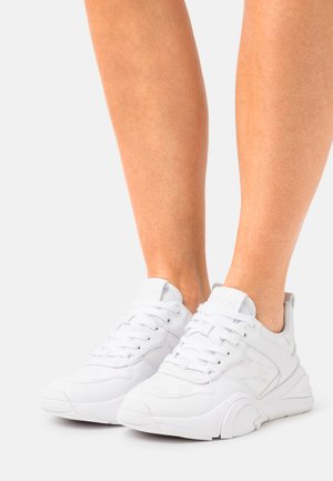 BESTIE - Sneakersy niskie - white