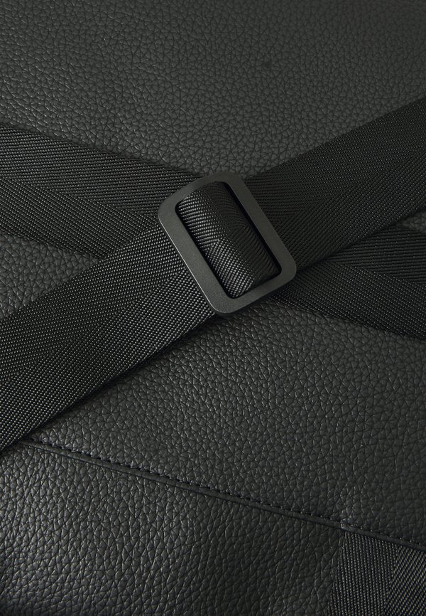 QUANTIC DOC CASE - Briefcase3