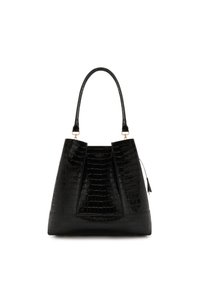 Sort håndtaske med krokodillepræg og struktureret design, med enkelt håndtag og dekorativ kvast, glat tekstur og guldfarvet beslag.