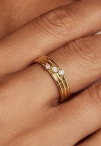 Isabel Bernard Ring - gold coloured