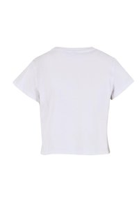 Balta medvilnė t-shirt marškinių su apvalia apykakle, trumpomis rankovėmis ir šiek tiek trumpu siluetu. Lygi tekstūra, be matomų raštų ar puošmenų.