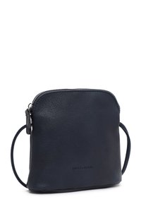 Borsa a tracolla in pelle blu navy con superficie texturizzata, forma arrotondata, chiusura con zip e una tracolla corta. Presenta un branding discreto.