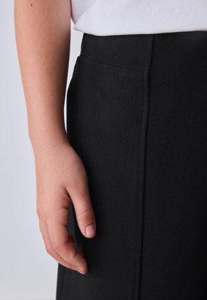 Clarks, REGULAR FIT - WIDE LEG PULL ON SCHOOL TROUSERS 2 PACK . - Bukser - black