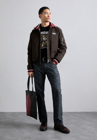 MOSCHINO UOMO - Sportbačiai - marrone/nero