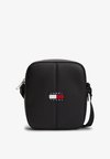 ESSENTIAL LOGO CROSSBODY REPORTER BAG - Skulderveske - black