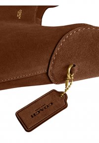 COACH BROOKLYN SHOULDER - Kabelka - warm brown