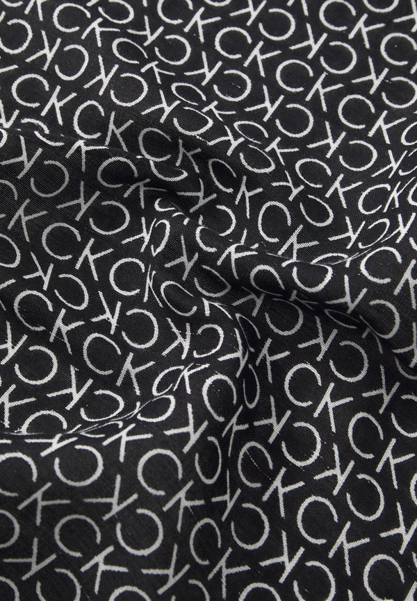 GEO MINIMAL LOGO STOLE - Scarf2