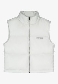 Puffete hvite vest med høy krage, med glidelås foran og sidelommer. Svart logo vist på venstre side. Glatt tekstur.