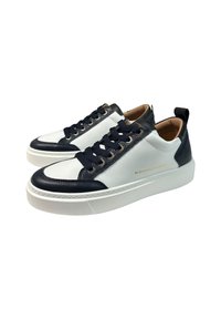 ALEXANDER SMITH Sneakers basse - bianco