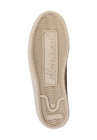 Semelle de sneaker en caoutchouc couleur blanc cassé avec un motif en chevrons et des bords texturés. Présente le nom de la marque en relief et des détails de taille.