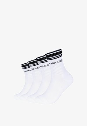 Vier witte sokken tot halfkuit met ribbelstructuur, zwarte dubbele strepen en de tekst "CAMP DAVID" nabij de bovenste boord, naast elkaar gerangschikt.