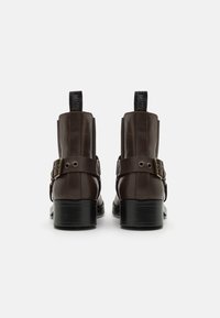 Steve Madden ANTONN - Botines camperos - dark brown