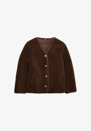 Giacca in pile marrone con scollo a V, cinque chiusure con bottoni dorati e due tasche frontali; materiale testurizzato e bordature in contrasto lungo i bordi.