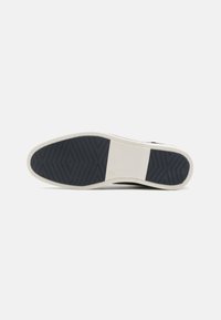 Pier One Cipele s vezicama - black