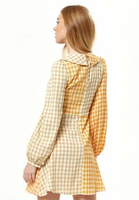 Liquorish CHECK MINI  WITH COLLAR - Day dress - orange